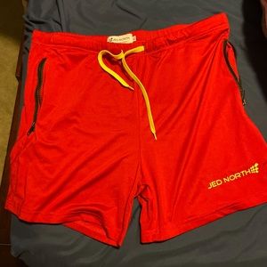 Agile body building shorts w zipper pockets - crimson red